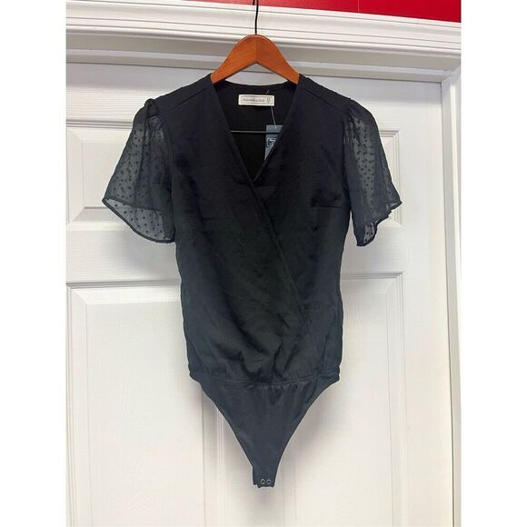 Abercrombie & Fitch Black Flutter Sleeve Swiss Dot Body Suit sz XS NWT - Picture 1 of 6
